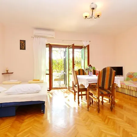 Irena Ciovo Apartment