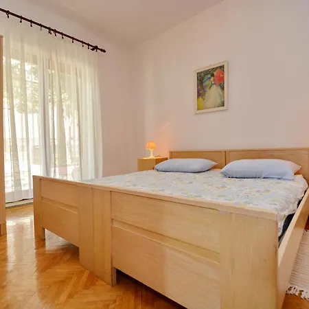Irena Ciovo Apartment *