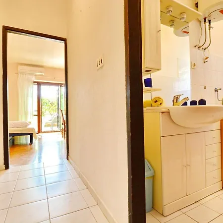 Irena Ciovo Apartment *