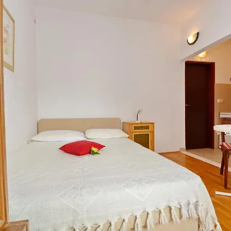 Irena Ciovo Apartment