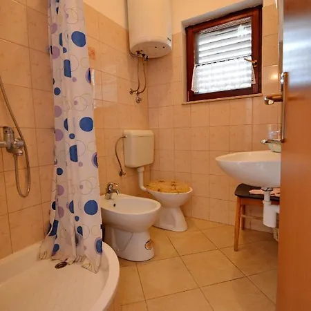 Irena Ciovo Apartment *